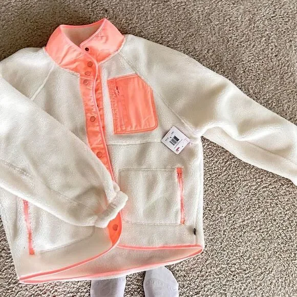 Brand new with tags Puma Sherpa jacket
Peach pink accents
SIZE LARGE - Picture 1 of 2